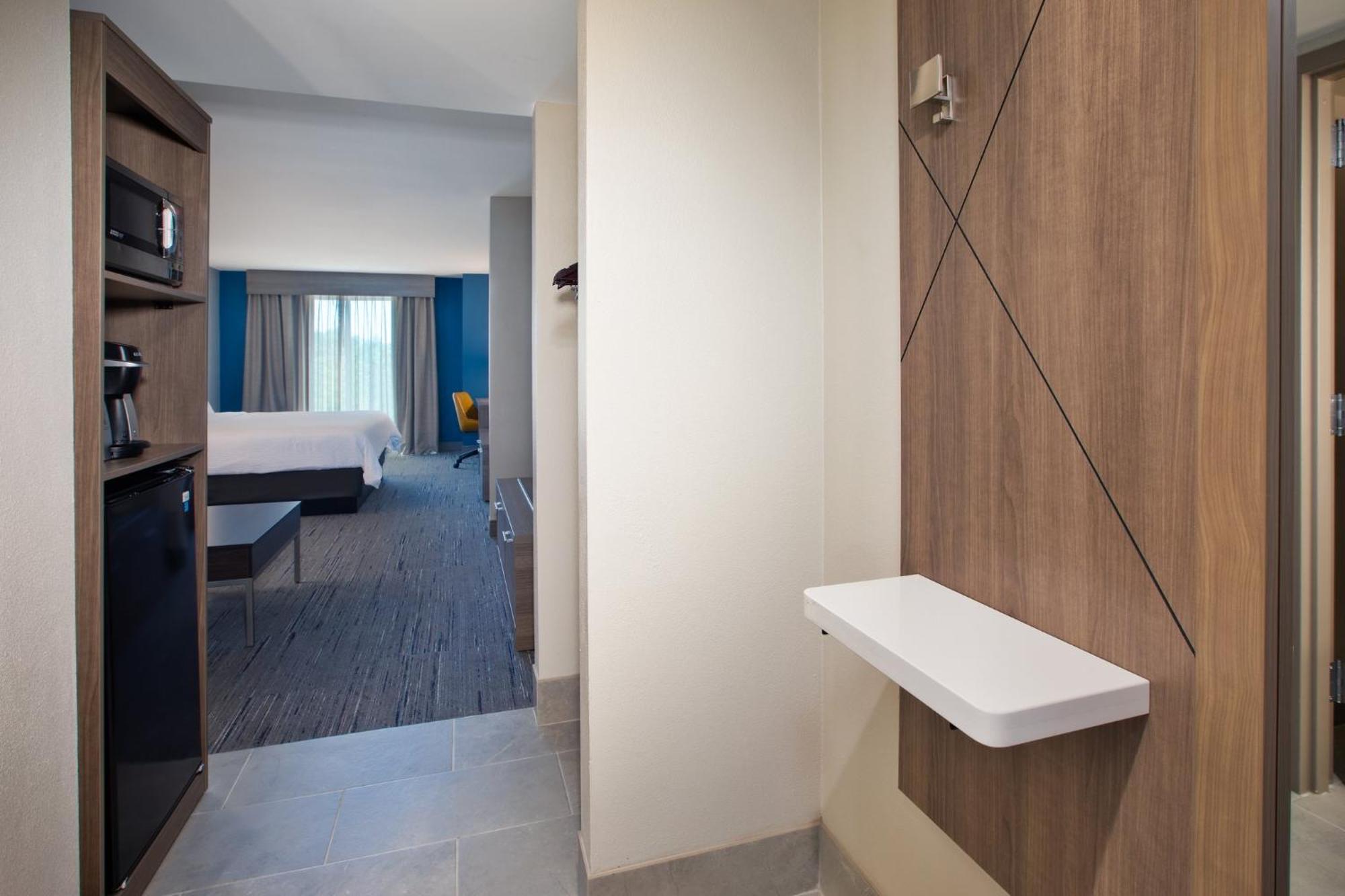 ספרטנבורג Holiday Inn Express & Suites I-26 & Us 29 At Westgate Mall By Ihg מראה חיצוני תמונה